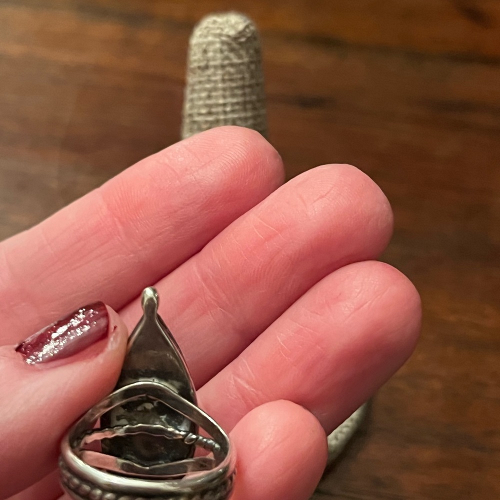 Native American vintage detailed sterling silver w/ turquoise – gently loved! 💕 - Picture 7 of 8